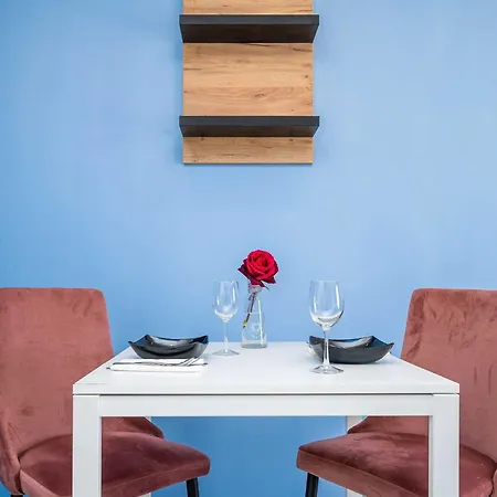 Lejlighed Tayra - Modern With Balcony Br2 *